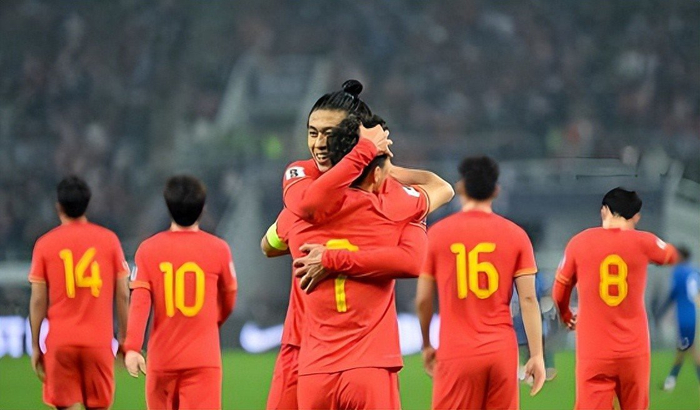 邝兆镭仅用一场中超就征服球迷，替补登场多次送威胁球，值得期待|邝兆雷|海牛队|云南玉昆|云南|青岛海牛_新浪新闻